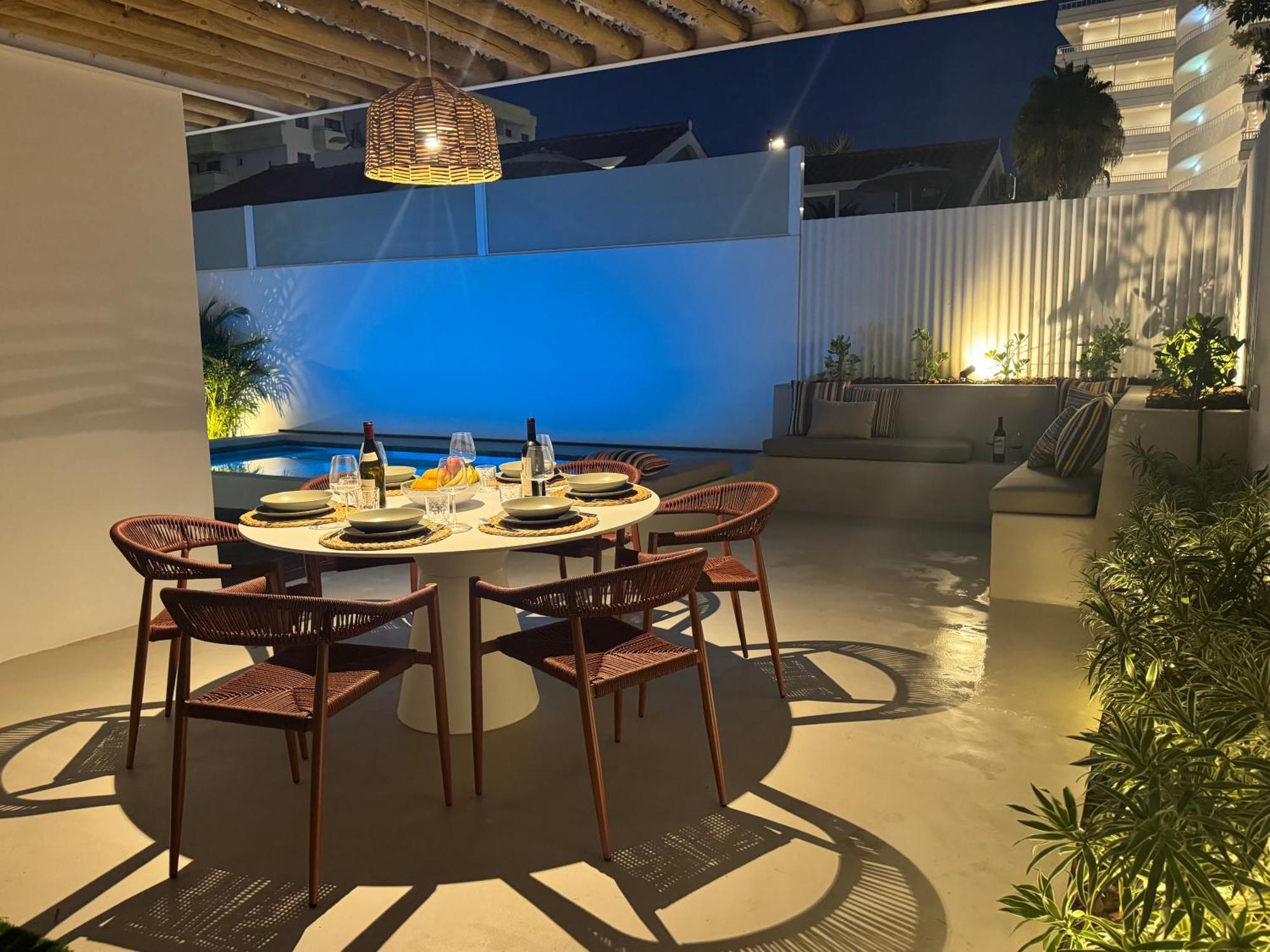 Miami Queens Villa With Private Pool By Tenpropertiesgc San Bartolome Bagian luar foto