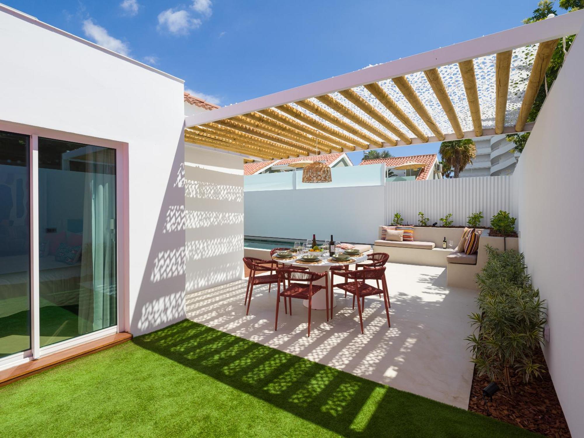 Miami Queens Villa With Private Pool By Tenpropertiesgc San Bartolome Bagian luar foto