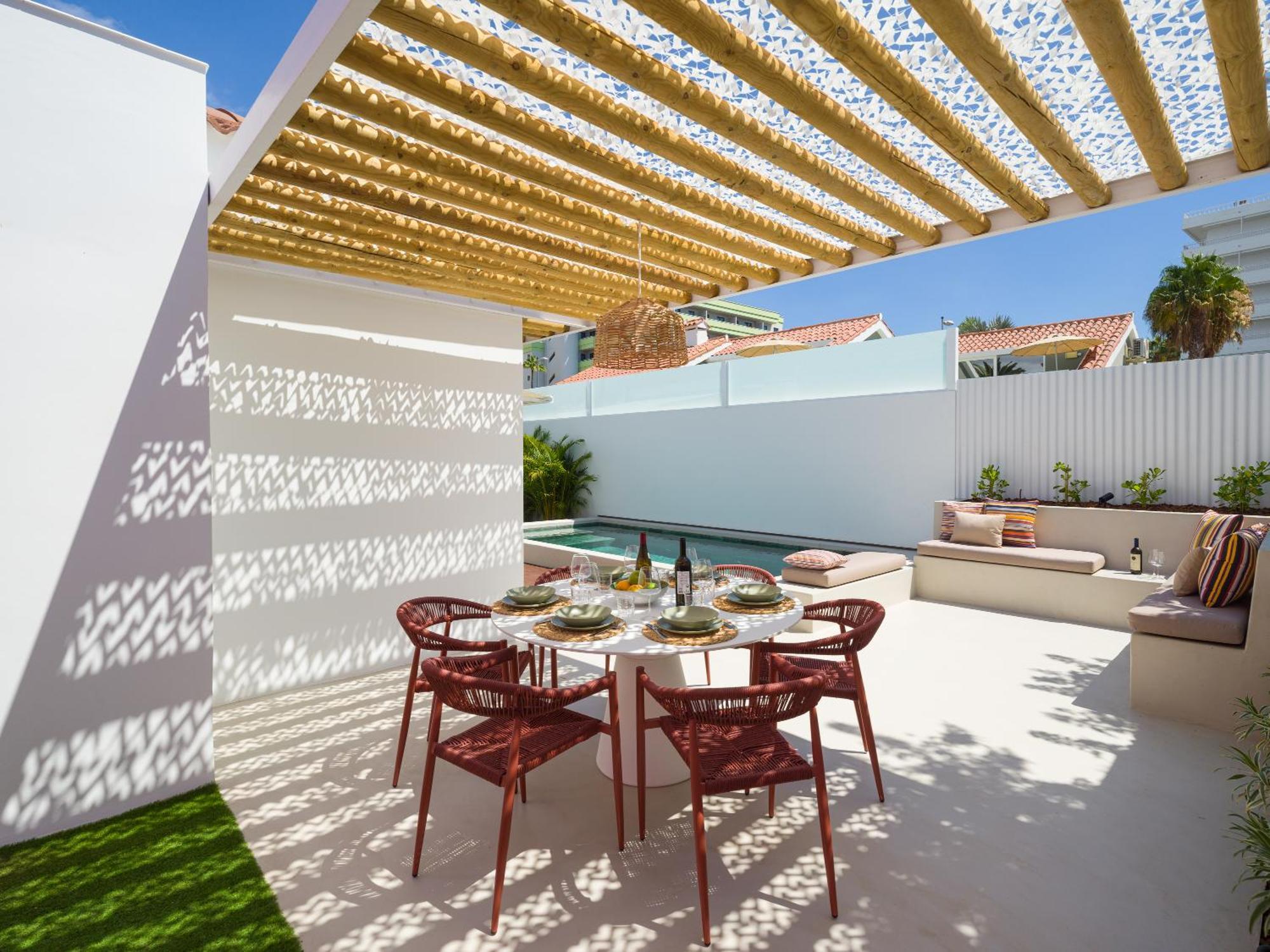 Miami Queens Villa With Private Pool By Tenpropertiesgc San Bartolome Bagian luar foto